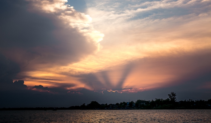 Hoi An Sunrise/Sunset Tour with Photographer (Half Day)