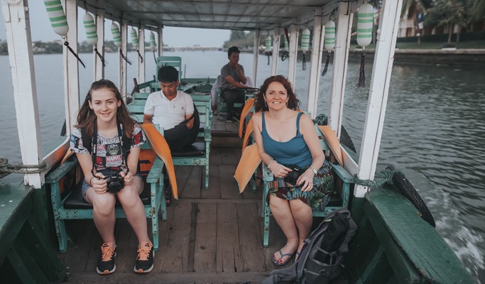 Hoi An Sunrise/Sunset Tour with Photographer (Half Day)