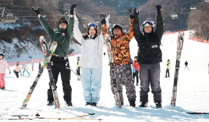 Elysian Gangchon Ski Resort 1 Day Ski/Snowboard/Snow Sled Tour from Seoul (with All-inclusive option)