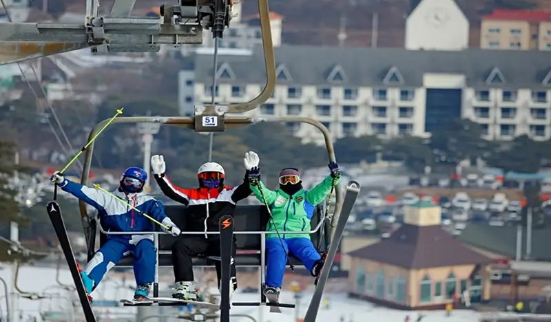 Jisan Ski Resort 1 Day Ski/Snowboard Tour from Seoul (with All-inclusive option) - view 1