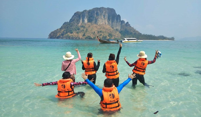 Hong Island 1 Day Tour by Speed Boat (+Lunch/Snorkeling) - from Krabi