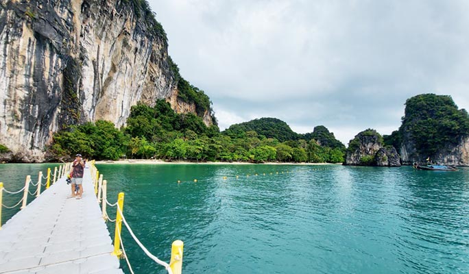 Krabi Hong Island 1 Day Tour by Speedboat (+Lunch/Snorkeling) (+ Hotel Transfer option)