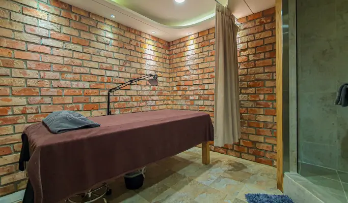 House Waxing: Waxing Salon in Gangnam