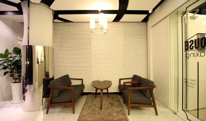House Waxing: Waxing Salon in Hongdae