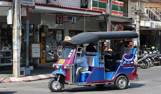 Hua Hin Private Night Tour (+ Tuk Tuk Ride) (+ Dinner)