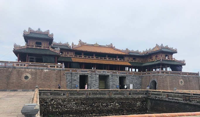 Hue Thien Mu Pagoda + Imperial Palace + Dong Ba Market Tour (+Dragon Boat Ride) (Half Day)