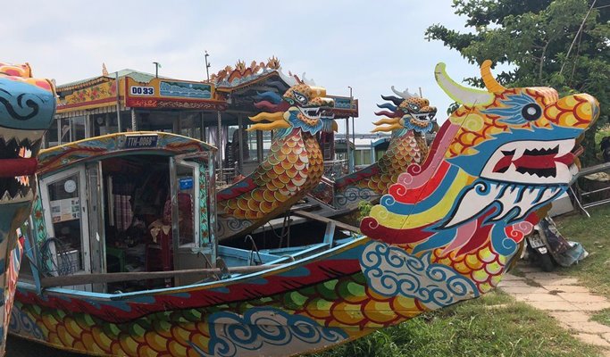 Hue Thien Mu Pagoda + Imperial Palace + Dong Ba Market Tour (+Dragon Boat Ride) (Half Day)