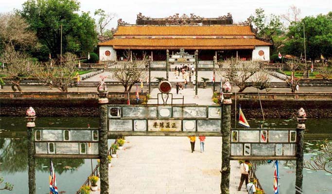 Hue Historical 1 Day Tour - from Da Nang/Hoi An