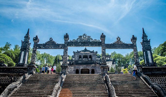 Hue Khai Dinh Tomb + Minh Mang Tomb + Thuy Xuan Village Tour (Half Day)
