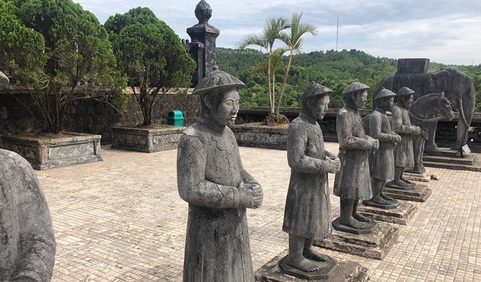 Hue Khai Dinh Tomb + Minh Mang Tomb + Thuy Xuan Village Tour (Half Day)