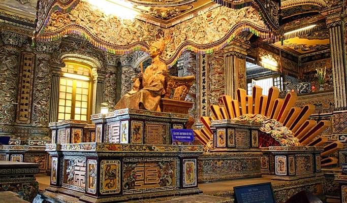 Hue Khai Dinh Tomb + Minh Mang Tomb + Thuy Xuan Village Tour (Half Day)