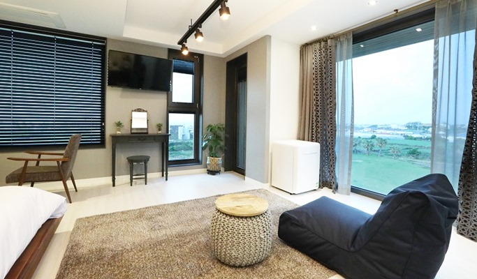 3D2N Jeju Accommodation + Small Group Tour Package