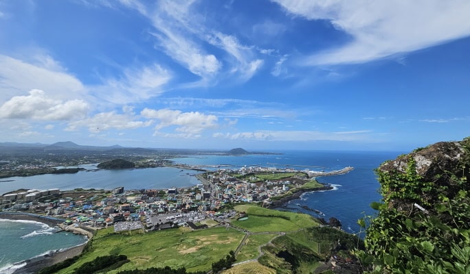 Jeju 1 Day Bus Tour Package (East/Southwest & Hallasan)