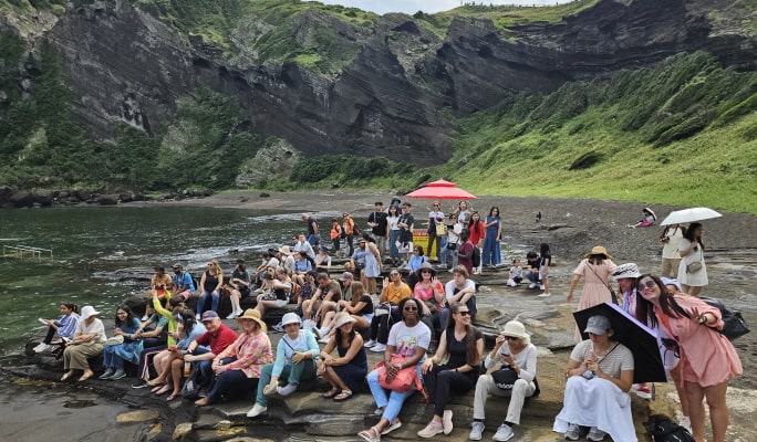 Jeju 1 Day Bus Tour Package (East/Southwest & Hallasan)