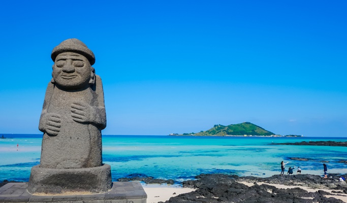 Hire a mini bus/big van with a driver in Jeju - Jeju Mini Bus/Big Van Tour (up to 12/20 passengers)