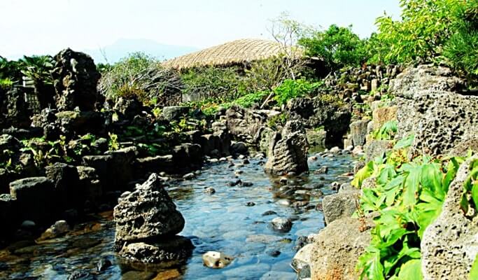 Jeju Natural Stone Art Museum (Seokbujak Museum) Discount Ticket