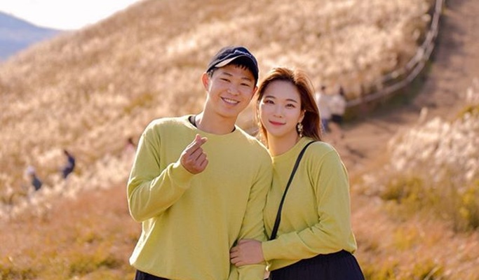 Jeju East/West Course 1 Day Bus Tour (+ Snap Photoshoot with photographer)