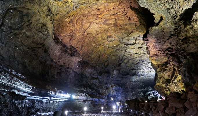 Jeju East/West Course 1 Day Bus Tour (+ Snap Photoshoot with photographer)