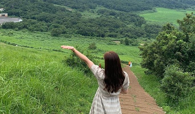 Jeju East/West Course 1 Day Bus Tour (+ Snap Photoshoot with photographer)