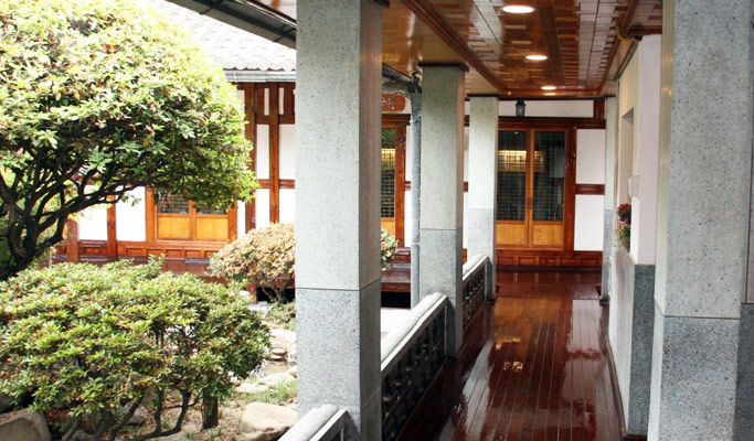 [Glocal] Jeonju Lahan Hotel 2D1N + Hanok Cafe Coupon Package