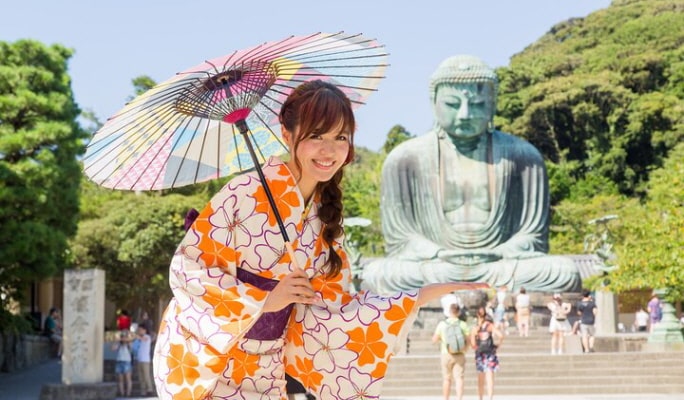 Kamakura Private Walking Tour & Kimono Experience with Licensed Guide
