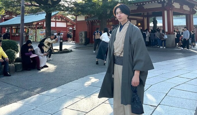 Kamakura Private Walking Tour & Kimono Experience with Licensed Guide