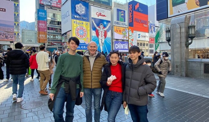 Osaka Private Walking Tour & Kimono Experience with Licensed Guide