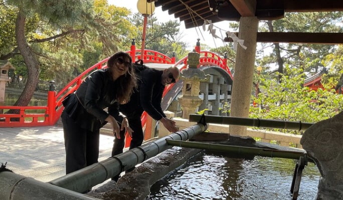 Osaka Private Walking Tour & Kimono Experience with Licensed Guide