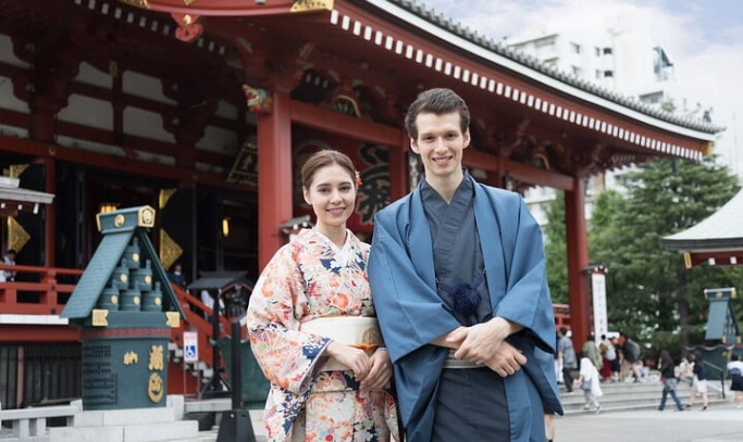 Tokyo Private Walking Tour & Kimono Experience with Licensed Guide