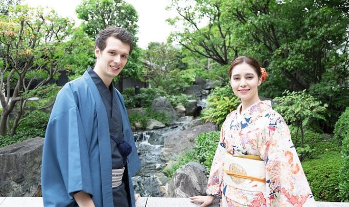 Tokyo Private Walking Tour & Kimono Experience with Licensed Guide