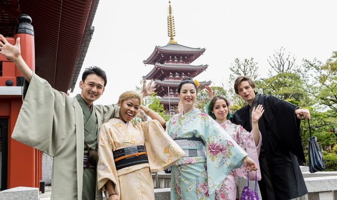 Tokyo Private Walking Tour & Kimono Experience with Licensed Guide