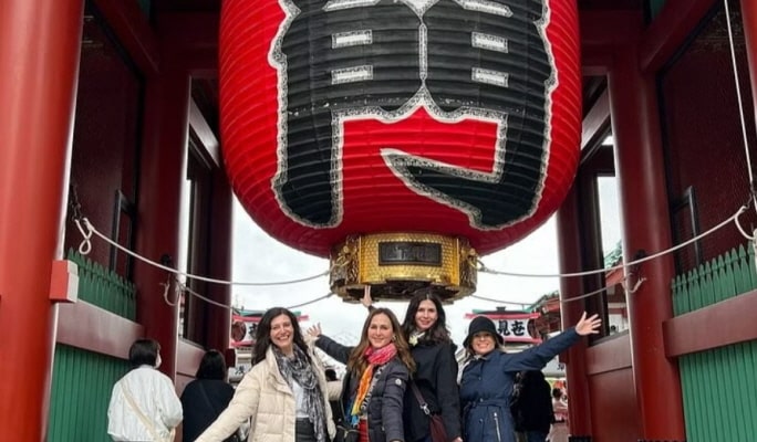 Tokyo Private Walking Tour & Calligraphy Experience with Licensed Guide