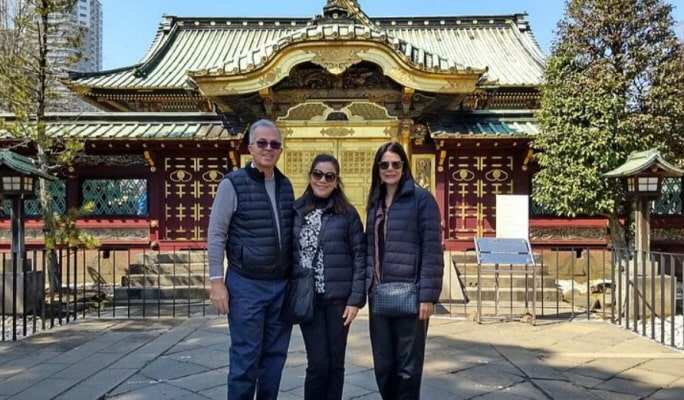 Tokyo Private Walking Tour & Calligraphy Experience with Licensed Guide