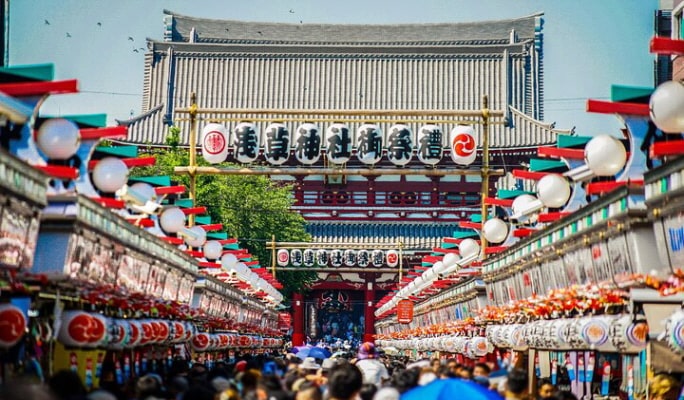 Tokyo Private Walking Tour &  Samurai Sword Experience with Licensed Guide