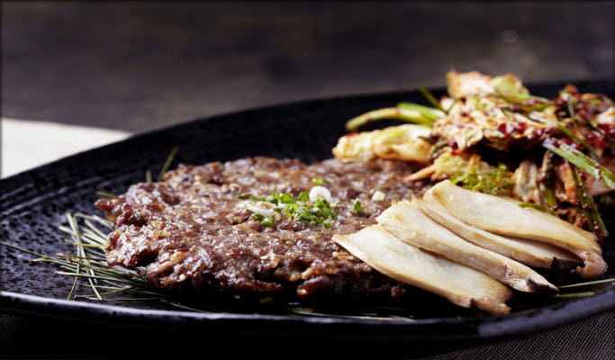 Korean Traditional Meal - Jinpungjeong Hanjeongsik