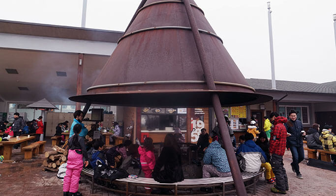 Jisan Ski Resort + Icheon Termeden Spa 1 Day Tour