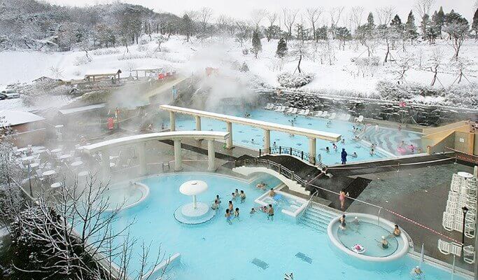 Jisan Ski Resort + Icheon Termeden Spa 1 Day Tour