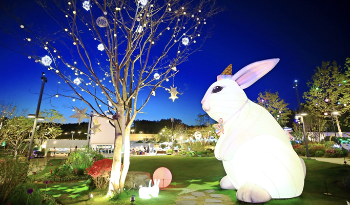 Jisan Ski Resort + Icheon Termeden Spa + OOOZOOO Illumination Garden 1 Day Tour (Dec 24~Mar 5)