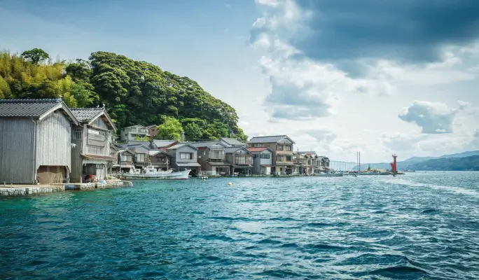 Kyoto by the Sea: Amanohashidate + Ine Funaya + Chionji Temple 1 Day Tour from Osaka