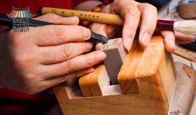 [OraeGage] Bukchon Hanok Village Traditional Art Craft Class (Voucher Pass/ Walking Tour Options)