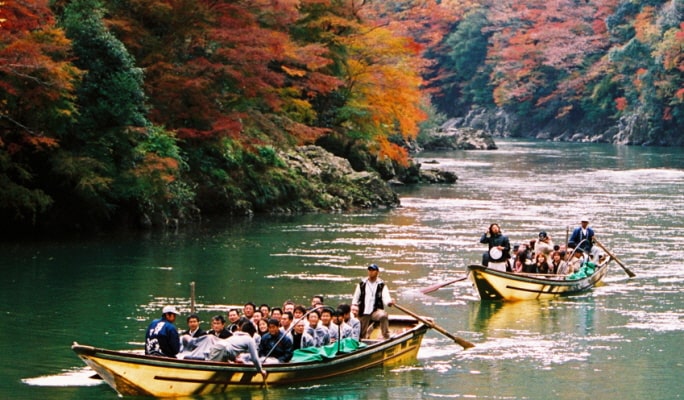 Kyoto Sagano Romantic Train + Hozu River Cruise + Arashiyama 1 Day Tour - from Osaka/ Kyoto