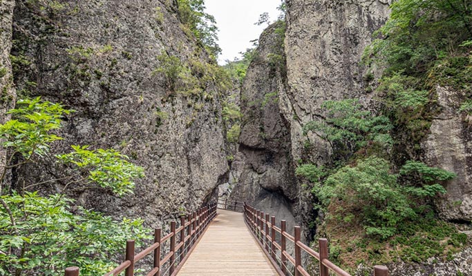 Gyeongbuk Cheongsong Juwangsan National Park Hiking Tour from Daegu