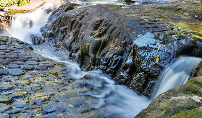 Kulen National Park: Kulen Waterfall + River of Thousand Lingas + Reclining Buddha Statue 1 Day Tour - from Siem Reap