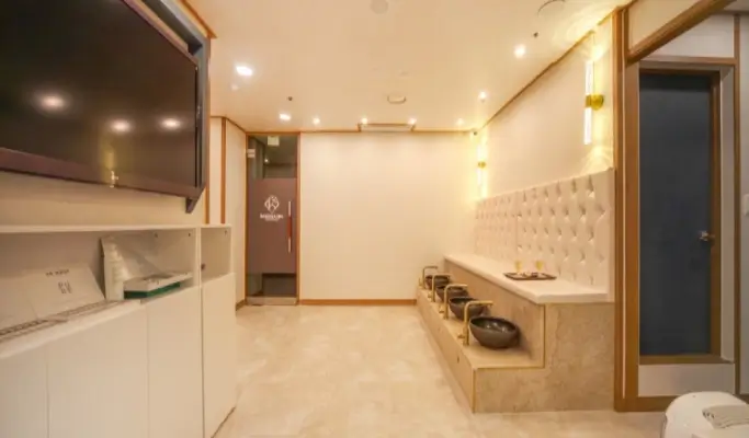 K-Beauty & Spa: Facial & Body Massage in Gangnam