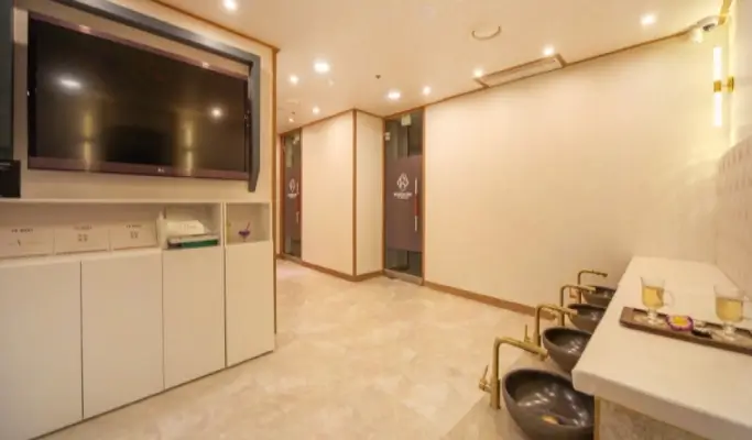 K-Beauty & Spa: Facial & Body Massage in Gangnam