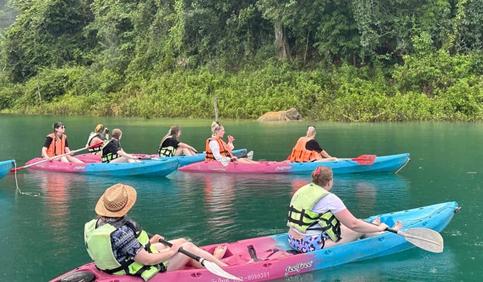 Khao Sok Cheow Lan Lake 1 Day Tour (+ Longtail boat/ Kayak) (+ Lunch) (+ Hotel Transfer) - From Khao Sok/ Khao Lak/ Krabi