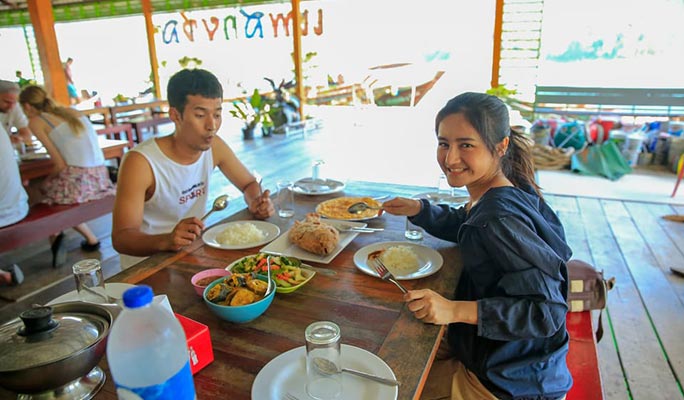 Khao Sok Cheow Lan Lake 1 Day Tour (+ Longtail boat/ Kayak) (+ Lunch) (+ Hotel Transfer) - From Khao Sok/ Khao Lak/ Krabi
