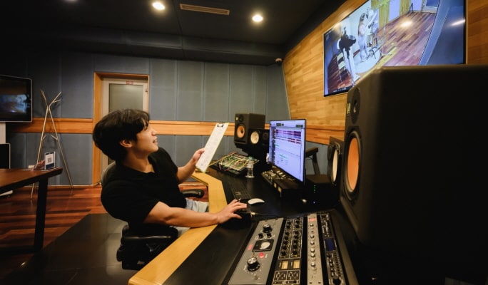 江南のKING STUDIOでK-POPのレコーディング体験（+パーソナルボーカル分析オプション）