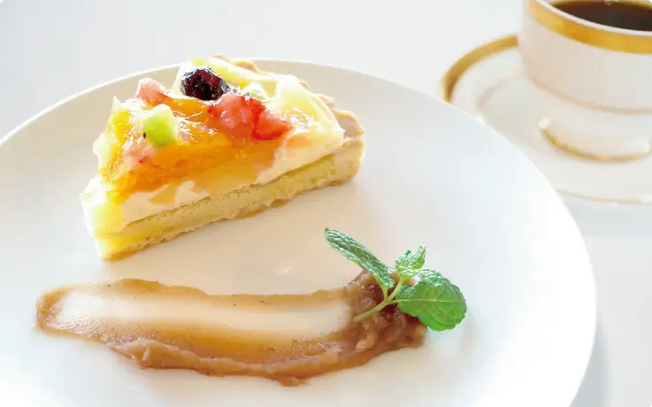 Concerto's original cake served on the Kobe Cruise.