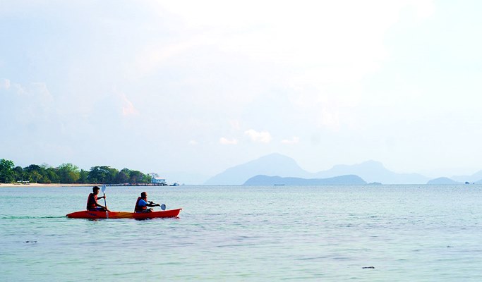Koh Taen & Koh Mat Sum Tour (+Meal/Snorkeling) (+Kayaking / Fishing / Dolphin-watching options) by Long-tail Boat/Speedboat - from Koh Samui